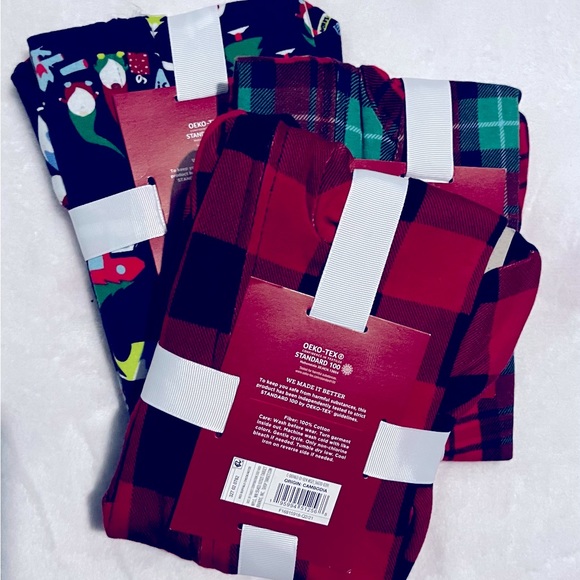 Holiday baby pajamas (NWT) size: 3-6 months - Picture 2 of 2